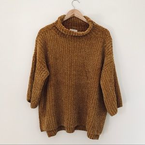 Crop Sleeve Turtleneck